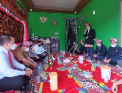 Kapolres Tanggamus Anjau Silau ke Rumah Kerajaan Adat Paksi Pak Skala Brak