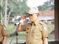 Fauzi Apresiasi Pedagang Pasar Nyanyikan Lagu Kebangsaan Indonesia Raya