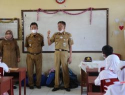 Bupati Pesibar Monitoring Pelaksanaan Ujian Tingkat SD