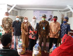 Jelang Lebaran, Dewan Kesenian Pesibar Berikan Tali Asih ke Para Seniman