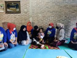 Pengurus Srikandi Dermawan Pesawaran Santuni Balita Penderita Ginjal Bocor