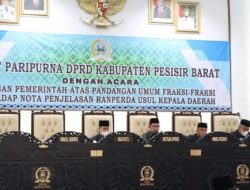 Wabup Pesibar Jawab Pandangan Umum Fraksi