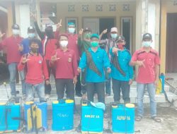 Aparatur Banjar Negri Semprot Disinfektan Setiap Pedukuhan