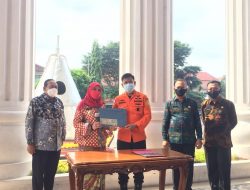 Pemkot Bandar Lampung Serahkan Pinjam Pakai Satu Unit Mobil Pickup kepada Basarnas