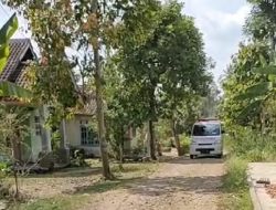 Gunakan Ambulans, Pekon Talang Sepuh Imbau Warga Melakukan Perekaman e-KTP