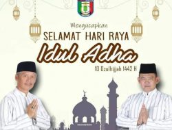 Bupati dan Wabup Pringsewu Salat Idul Adha Bersama Keluarga di Rumah