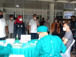 Eva Dwiana Tinjau Vaksinasi di PTPN VII