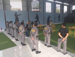 Hadapi Begal dan Preman, Tekab 308 Polda Lampung Latihan Menembak