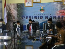 HUT RI ke-76, Wabup Pesibar Dengarkan Pidato Presiden RI