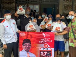 Tebar 170 Paket Sembako, Aep Sampaikan Salam Dr. Salim ke Masyarakat