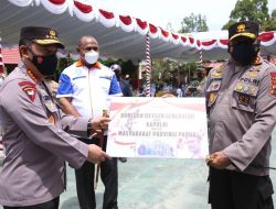 Kapolri Serahkan Bantuan Oksigen Generator Penanganan Covid-19 di Papua