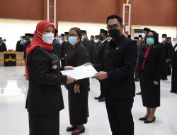 Eva Dwiana Lantik 38 Pejabat Pemkot, Ini Daftarnya