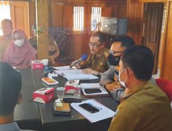 Pemkab Pesibar Gelar Rapat Tim Bansos Pangan Sembako