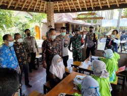 Percepat Herd Immunity, Polres dan TNI Selenggarakan Vaksinasi Covid-19 di 14 Gerai