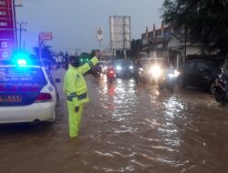 Hujan Deras, Ruas Jalan Lintas Barat Tambahrejo Tergenang