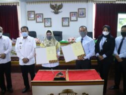 Dewi Handajani Tandatangani MoU Penanganan Masalah Hukum Dengan Kejari Tanggamus