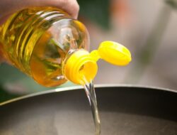 Minyak Goreng Langka, Pedagang Gorengan di Lamtim Terancam Gulung Tikar