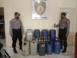 Razia Pekat, Polisi Sita Ratusan Liter Miras di Warung dan Lapo Tuak