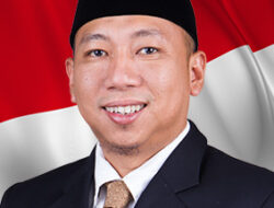 Anggota DPRD Terima Penghargaan dari PWI Pusat