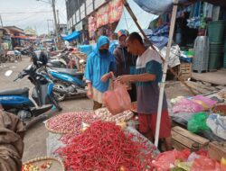 Pedagang dan Pembeli Keluhkan Harga Cabe Merah dan Rawit Naik Hingga Rp65 Ribu