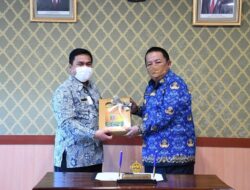 Gubernur Serahkan LKPD TA 2021 ke BPK RI Perwakilan Lampung