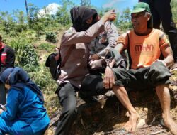 Tim Vaksinator Polres Lambar Sasar Warga Pedalaman