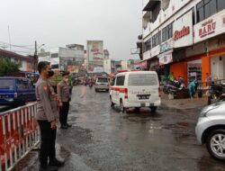 Diguyur Hujan Deras, Jalan Protokol Macet dan Terendam