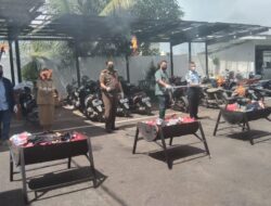 Kejari Musnahkan Barang Bukti Hasil Kejahatan
