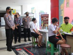 Kapolres Pringsewu Lakukan Pengecekan Vaksinasi dan Monitoring Minyak Goreng