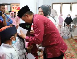 Parosil Santuni Ratusan Yatim Piatu