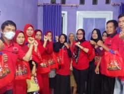 Jelang Idul Fitri, Jeli Kader PDIP PAC Teluk Pandan Gelar Rapat Kerja dan Berbagi Bingkisan