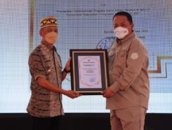 Percepat Implementasikan Program KPB, Gubernur Beri Penghargaan ke Bupati Pringsewu