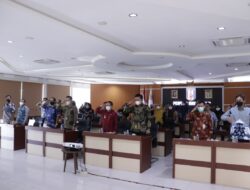 Sekdakab dan Jajaran Disdik Way Kanan Ikuti Upacara Hardiknas Secara Virtual