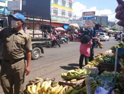 Makan Badan Jalan, Satpol PP Tertibkan Pedagang
