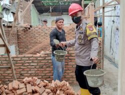 Hari Bhayangkara Ke-76, Polda Lampung Baksos Bedah Rumah Warga di Gulak Galik
