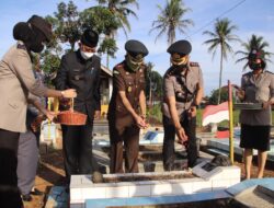 Polres Pringsewu Gelar Ziarah dan Tabur Bunga