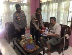 Hari Bhayangkara Ke-76, Kapolda Berikan Tali Asih ke Personil Polres Way Kanan yang Sakit Menahun