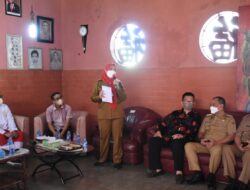 Eva Dwiana Hadiri HUT Dewa Zhi Gao Thay Pak