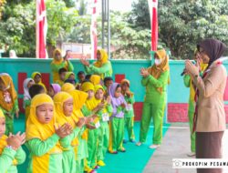 Ketua TP PKK Pesawaran Tinjau Penilaian Lomba Kebersihan Antar Sekolah