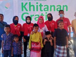 Alfamart dan Mizan Amanah Khitan 50 Anak di Kampung Setia Negara