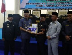 Bupati Pesibar Hadiri Rapat Paripurna Penyampaian RAPBD 2023