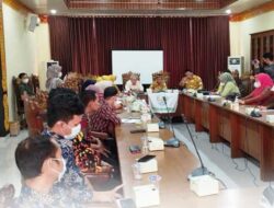 Gaji Guru Honorer Tak Kunjung Cair, PHGM Mengadu ke DPRD Bandar Lampung