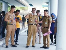 Bupati Dr.Drs.H. Agus Istiqlal.SH.MH Tinjau Penataan Komplek Perkantoran Pemda Pesisir Barat.
