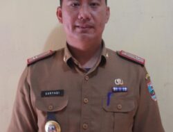 Ka-Dis Komifo Pesisir Barat Suryadi, S.IP.MM. Himbau Warga Waspada Ketinggian Air Laut Pasang Maksimum.