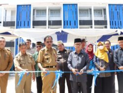Bupati Dr.,Drs.,H.Agus Istiqlal.SH.MH. Resmikan Gedung SMPN 1 Krui