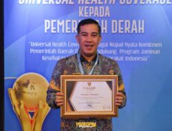 Dendi Terima Penghargaan UHC JKN-KIS Award dari Presiden RI