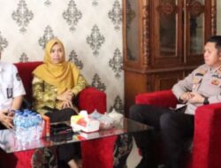 Ketua KPU Pesiair Barat MARLINI SHi,. MA Audiensi Ke Polres Pesisir Barat