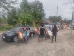 Jumat Berkah, Pengajian Gaple Syariah Kampung Siger Bagikan Takjil ke Pengguna Jalan