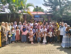 Keluarga Besar SMKN 1 Pugung Tanggamus Gelar Halal Bihalal di Rumah Makan Kampung Bambu