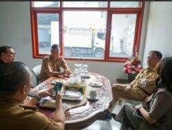 Publikasikan Event WSL KRUI PRO QS 5000 Bupati Pesisir Barat Adakan TALK SHOW Di Metro TV Lampung